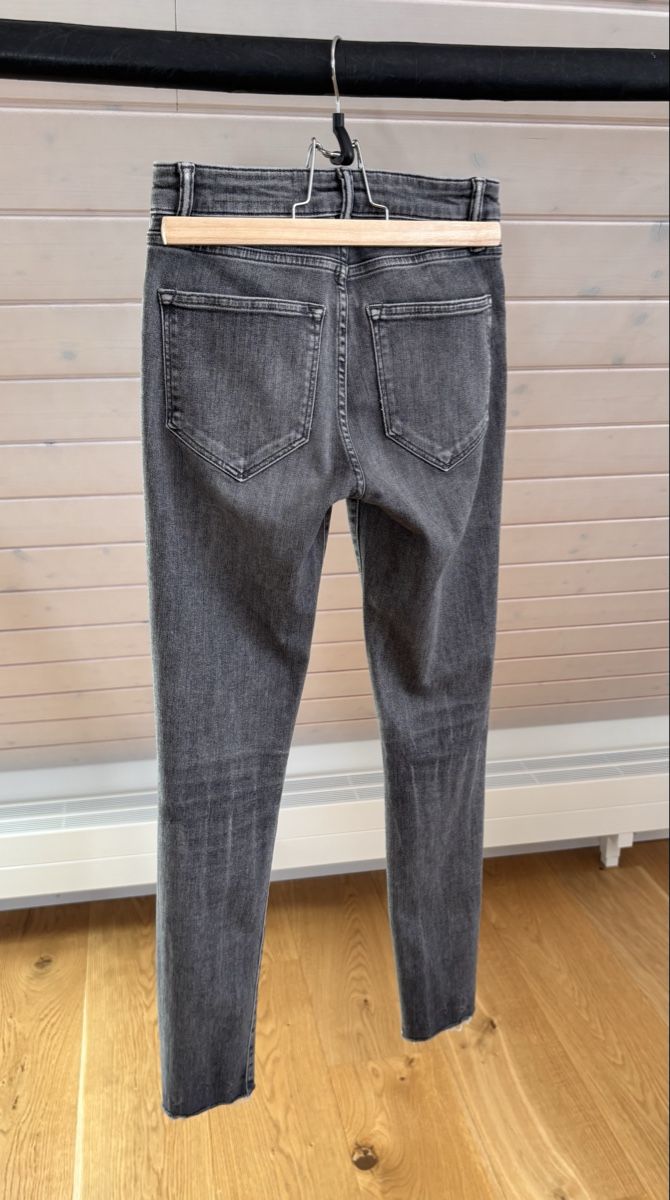 Allsaints Jeans: ALLSAINTS jeans, W24 – Nuovo (secondo la descrizione) da Kilchberg ZH venduto da ben_pc68 2
