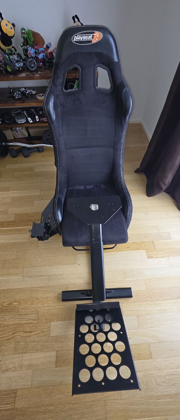 Playseat Stühle: Playseat Rennsport Sitz – Gebraucht aus Wettswil von Lubek 1