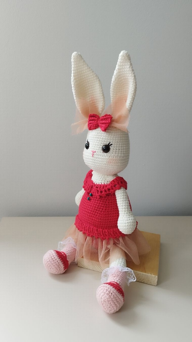 Bambole: Handmade Crochet Bunny Doll, New - Gift for Easter! 42cm – Nuovo e nell'imballaggio originale da Arnex-sur-Orbe venduto da can_97vn 9