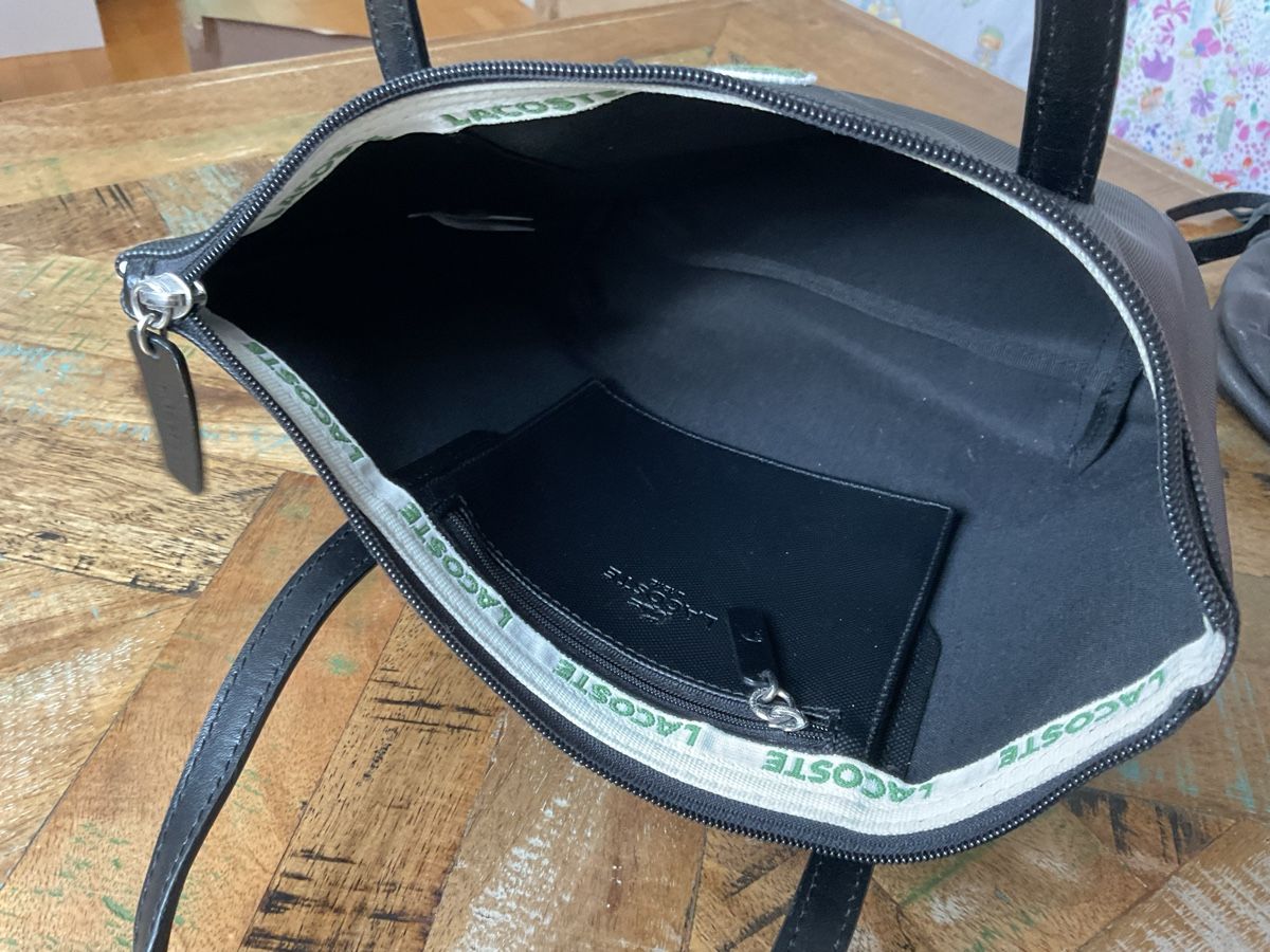 Lacoste Taschen für Damen: Lacoste klassische kleine schwarze Handtasche – Gebraucht aus Bachenbülach von Sybeco 3
