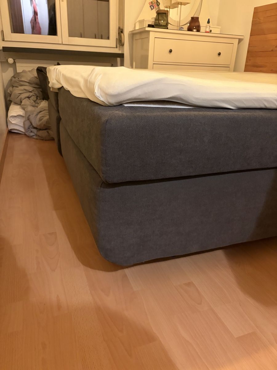 Betten: Boxspringbett mit Holz-Kopfteil  – Gebraucht aus Wila von grml 1