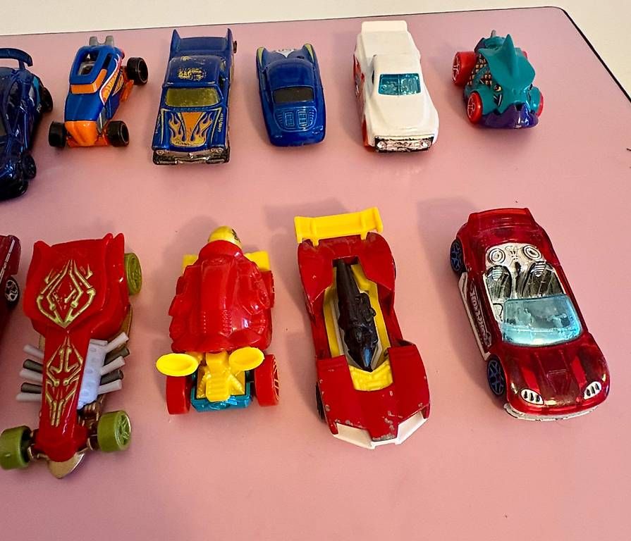 Hot Wheels Jouets: Lot de voitures Hotwheels – D'occasion à Nyon par cin_v5bd 2