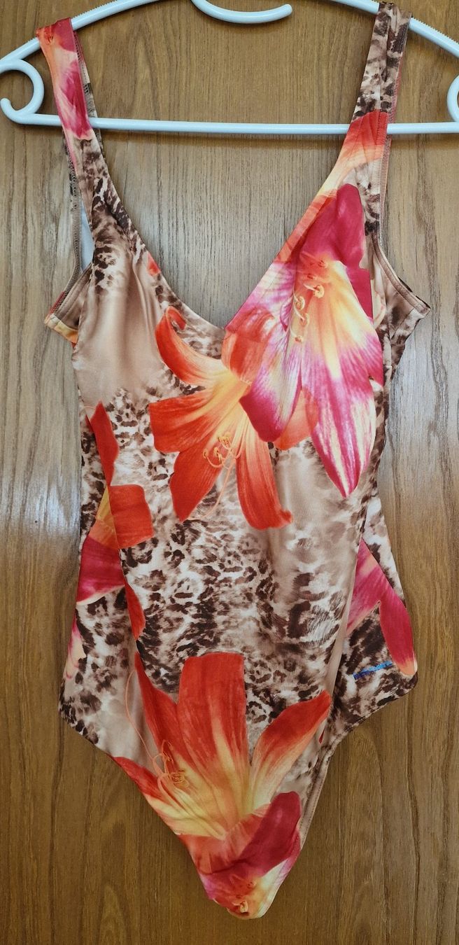 Costumi da bagno & Bikini: Belmare Badeanzug Gr. 44, Blumendesign, Sommer – Usato da Haslen GL venduto da ricarono