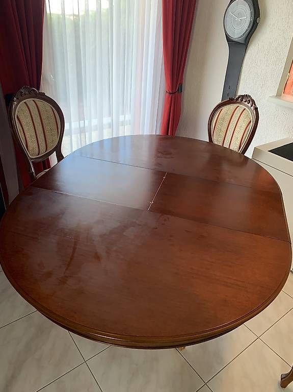 Set di tavolo e panche: À vendre table + 6 chaises – Usato da Savièse venduto da lacombe02 2