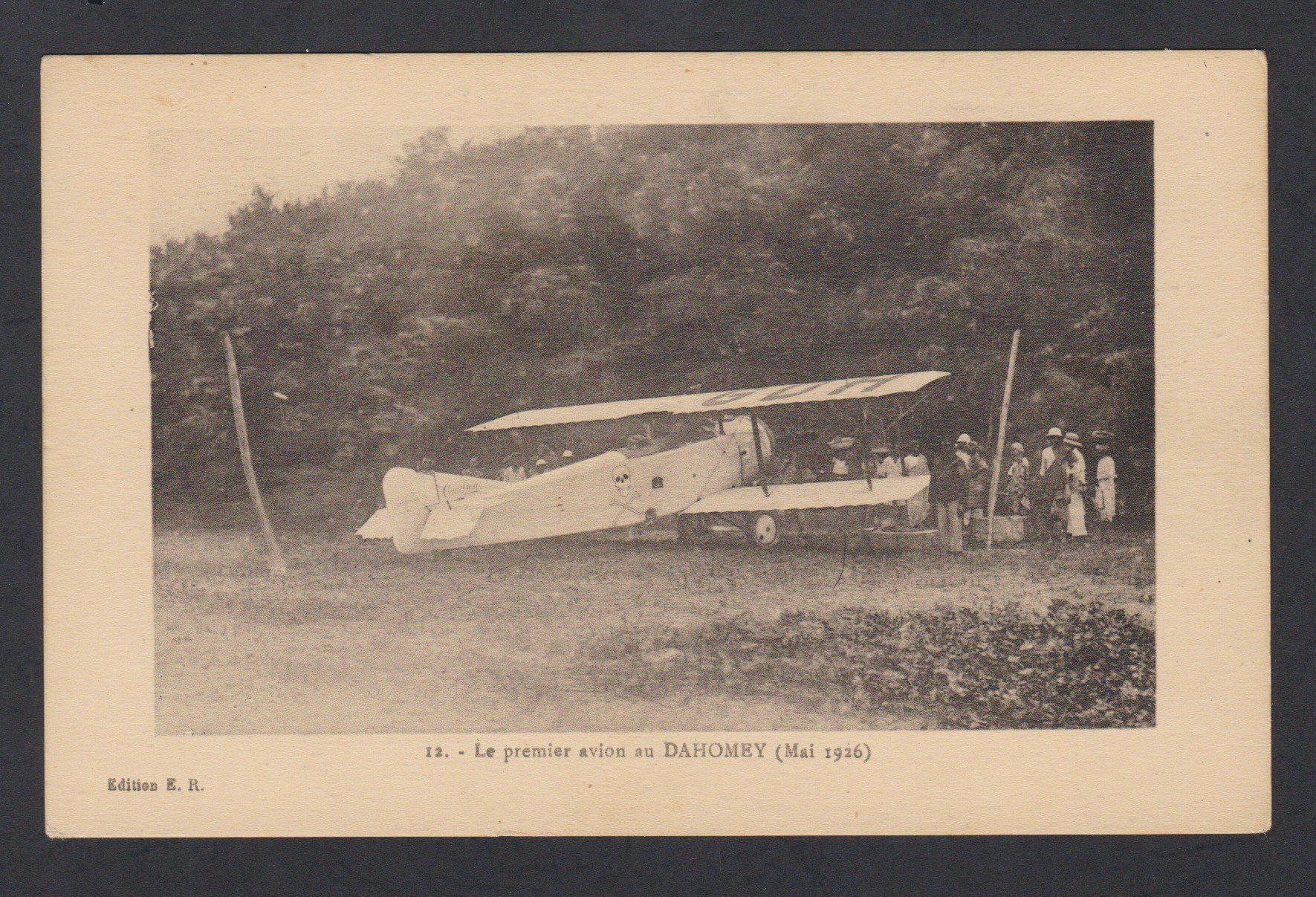 Cartoline postali: Aviatik   :   alte Ansichtskarte  DAHOMEY 1926 – Usato da Vitznau venduto da Ropaku