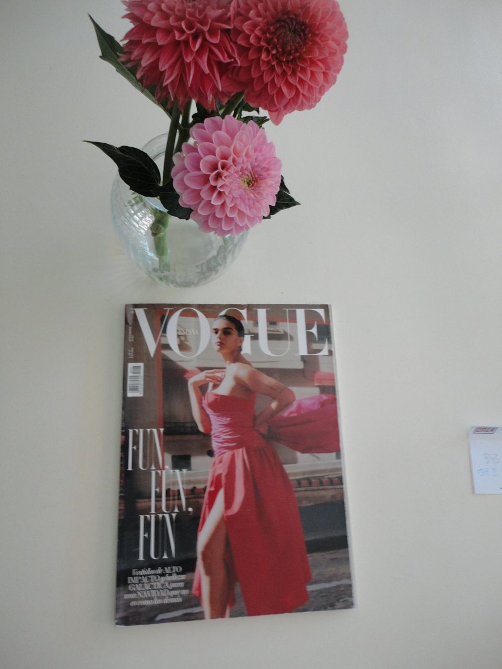 Riviste & Magazine: VOGUE ESPANA . Ausgabe Dezember 2022 – Usato da Bonstetten venduto da nat_tv99
