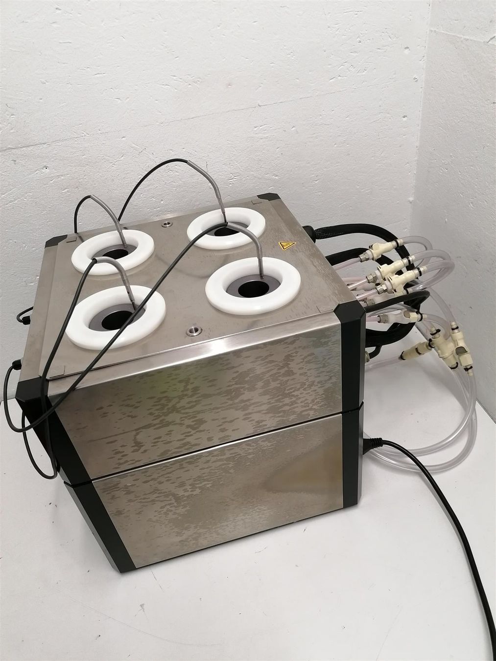 Radiatori: Screening Master 4x Rühr-Heiz-Block – Usato da Niederdorf venduto da LeptonAG_Labor 4