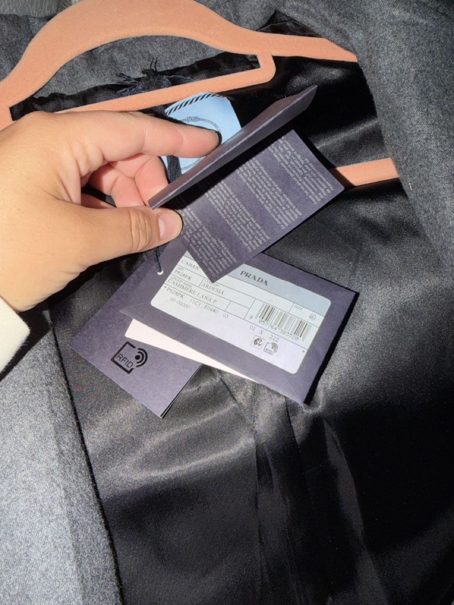 Prada Cappotti: PRADA Wool Blend Coat – Nuovo (secondo la descrizione) da Gebenstorf venduto da AA2015 2