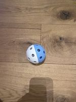 Unihockeyball zweifarbig weiss blau guter Zustand