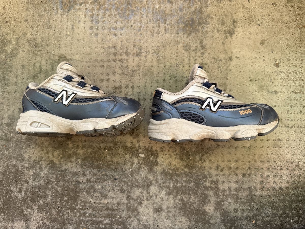 New Balance Scarpe per ragazzi: New Balance 1000, Gr. 23 – Usato da Basel venduto da vita108 3