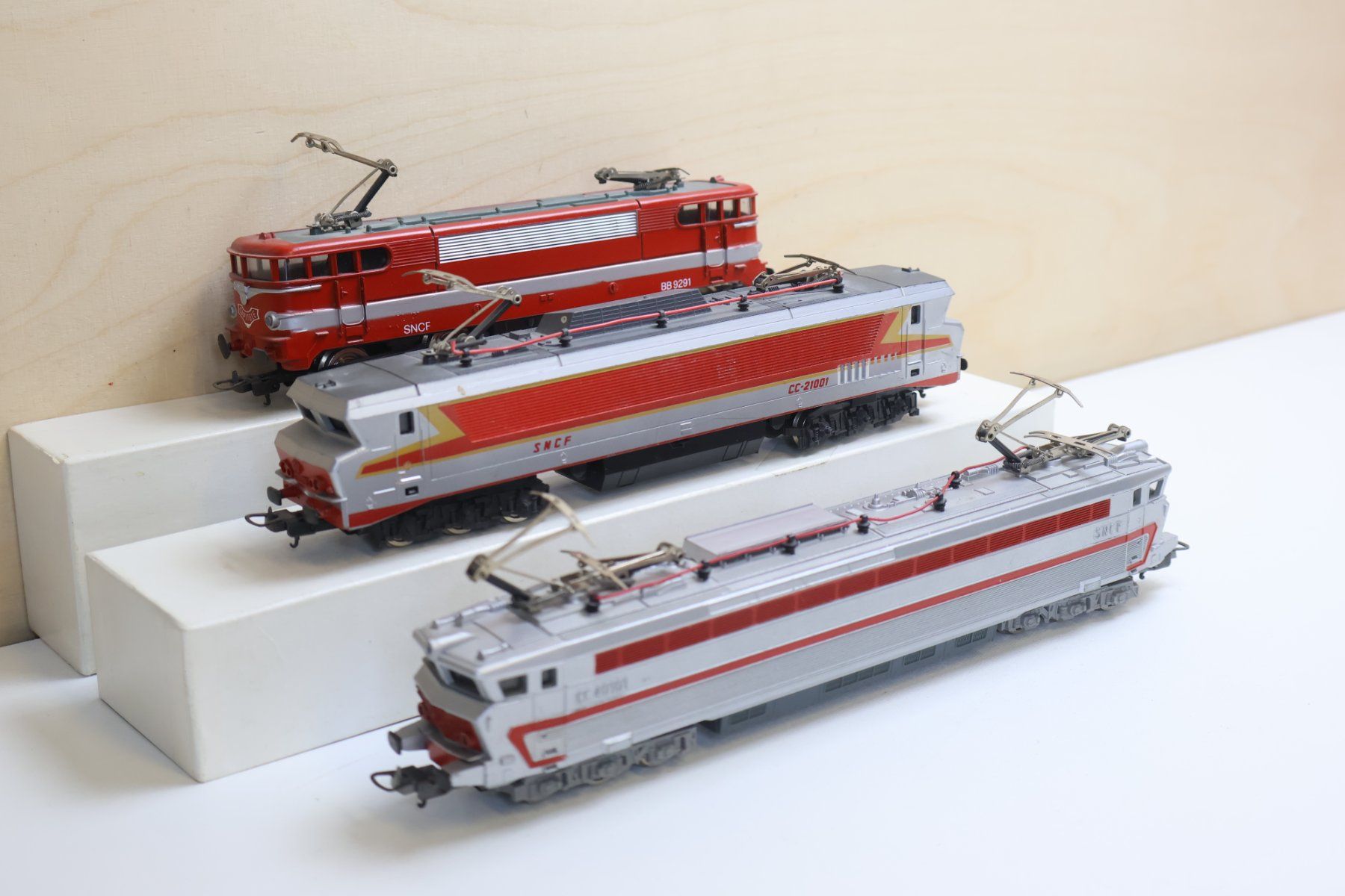 Lima Modelleisenbahnen: Lima SNCF 3 x E-Loks - H0 DC – Gebraucht aus Winterthur von Monstera 2