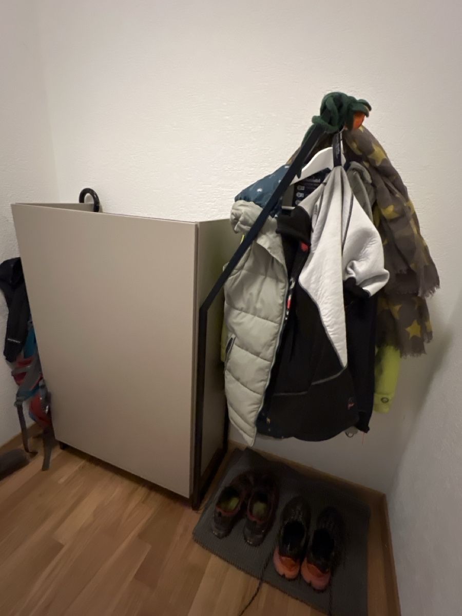 Porte manteau: Schuhschrank – D'occasion à Embrach par dariel1 3