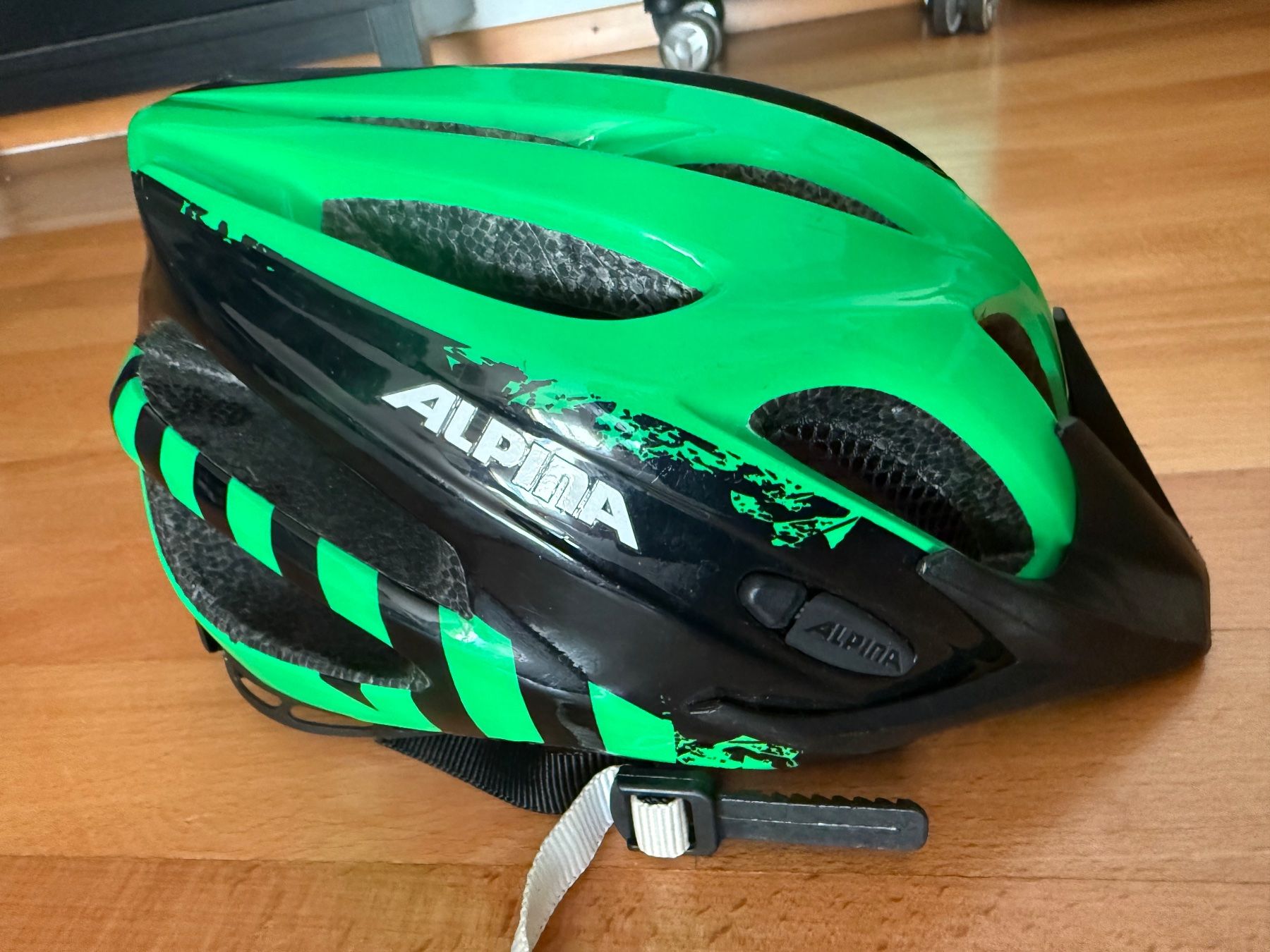 Caschi: Velohelm ALPINA – Usato da Hombrechtikon venduto da Uptowns 1