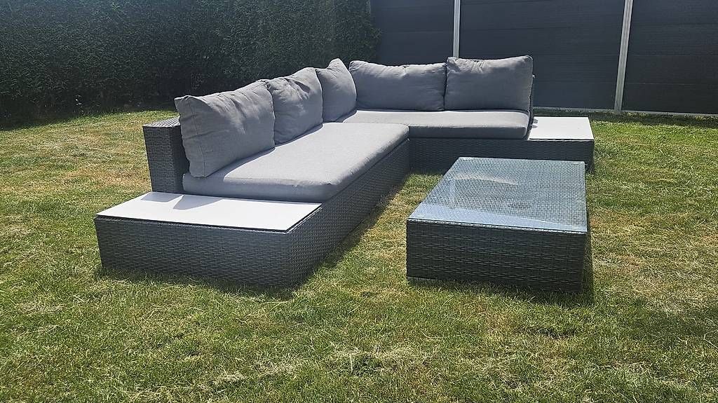 Divani: Gartenlounge Rattan inkl. Tisch anthrazit – Usato da Strengelbach venduto da Ciinci 1