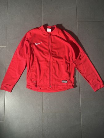 Rote Nike Trainingsjacke, Grösse M