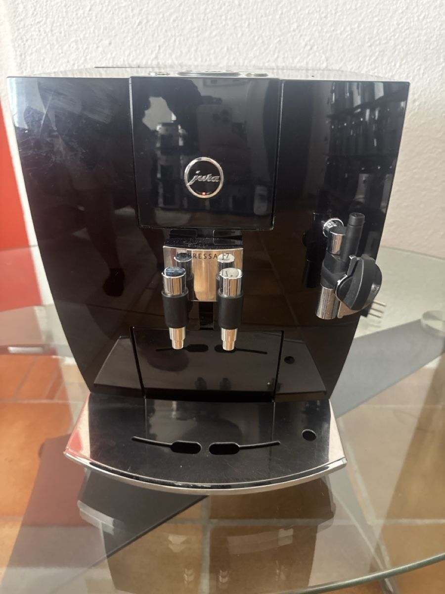 Jura Kaffeemaschinen & Espressomaschinen: Jura J7 – Gebraucht aus Soyhières von Jura22