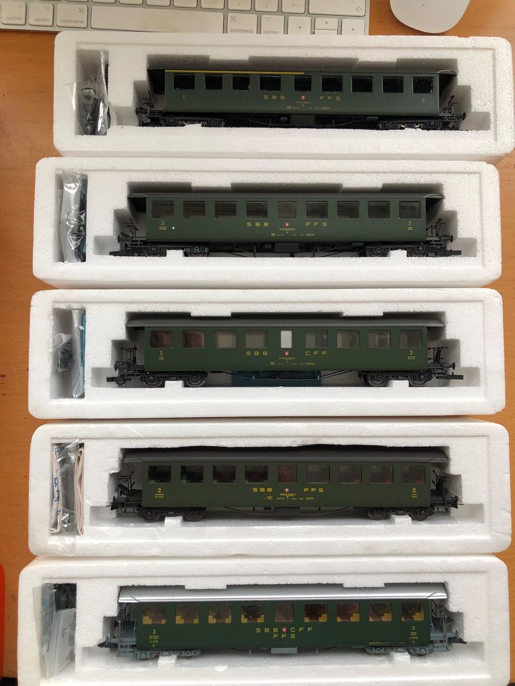 Roco Modellini di ferrovie: Roco 5er Set SBB NEU – Nuovo (secondo la descrizione) da Ostermundigen venduto da Garmin03 1