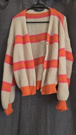 Strickjacke mit Streifenmuster, Grösse L