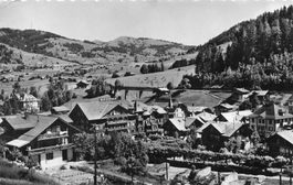 Gstaad (BE) Blick gegen Saanenmöser