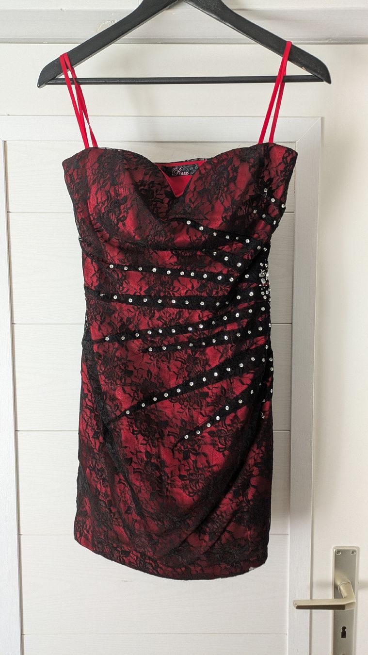 Kleider: Kleid rot mit schwarzer Spitze kurz Gr. S – Neu und originalverpackt aus Grüningen von mangaka