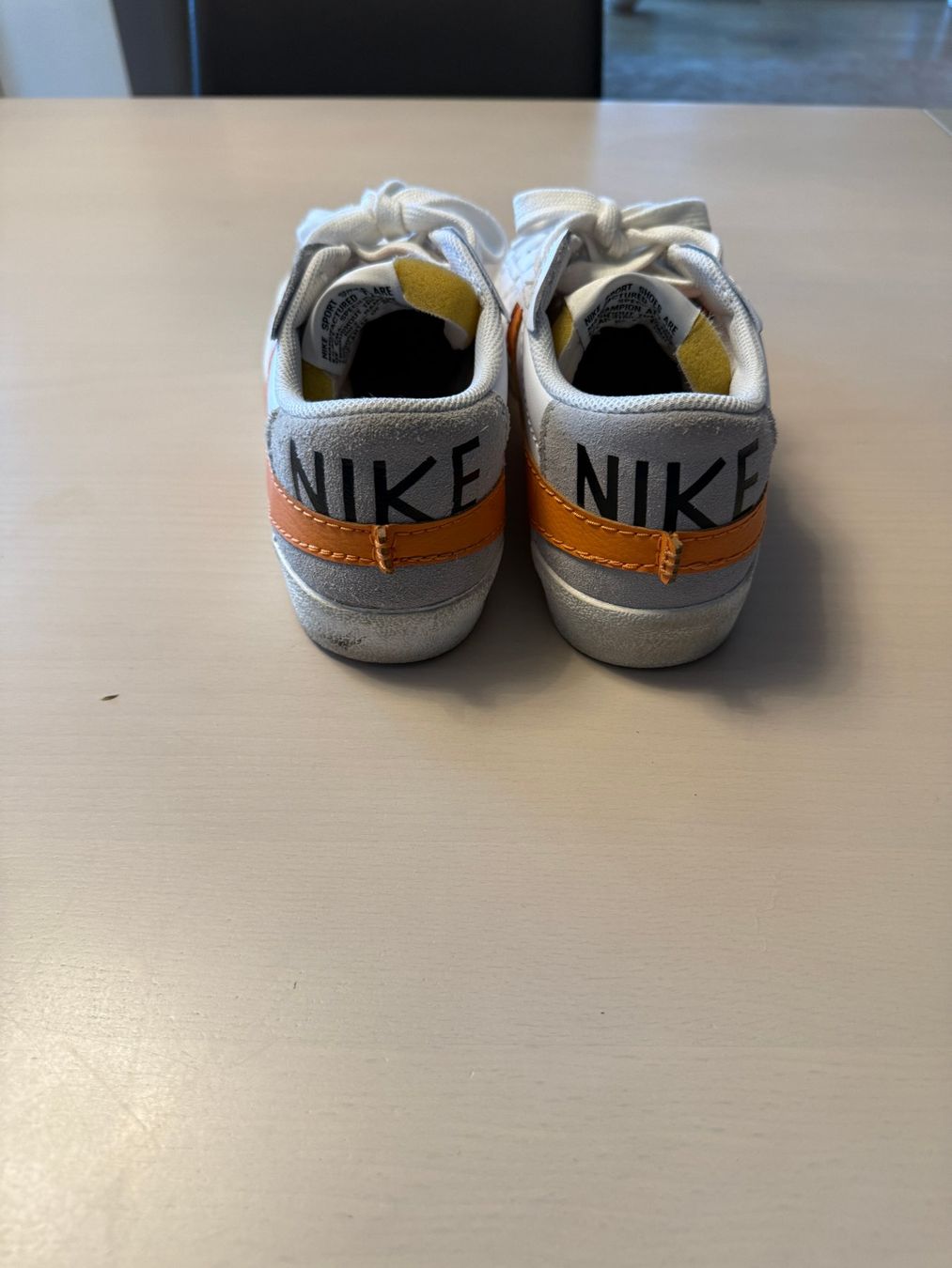 Scarpe da uomo: Nike White Sneakers Low – Usato da Bäch SZ venduto da nonobscura 2