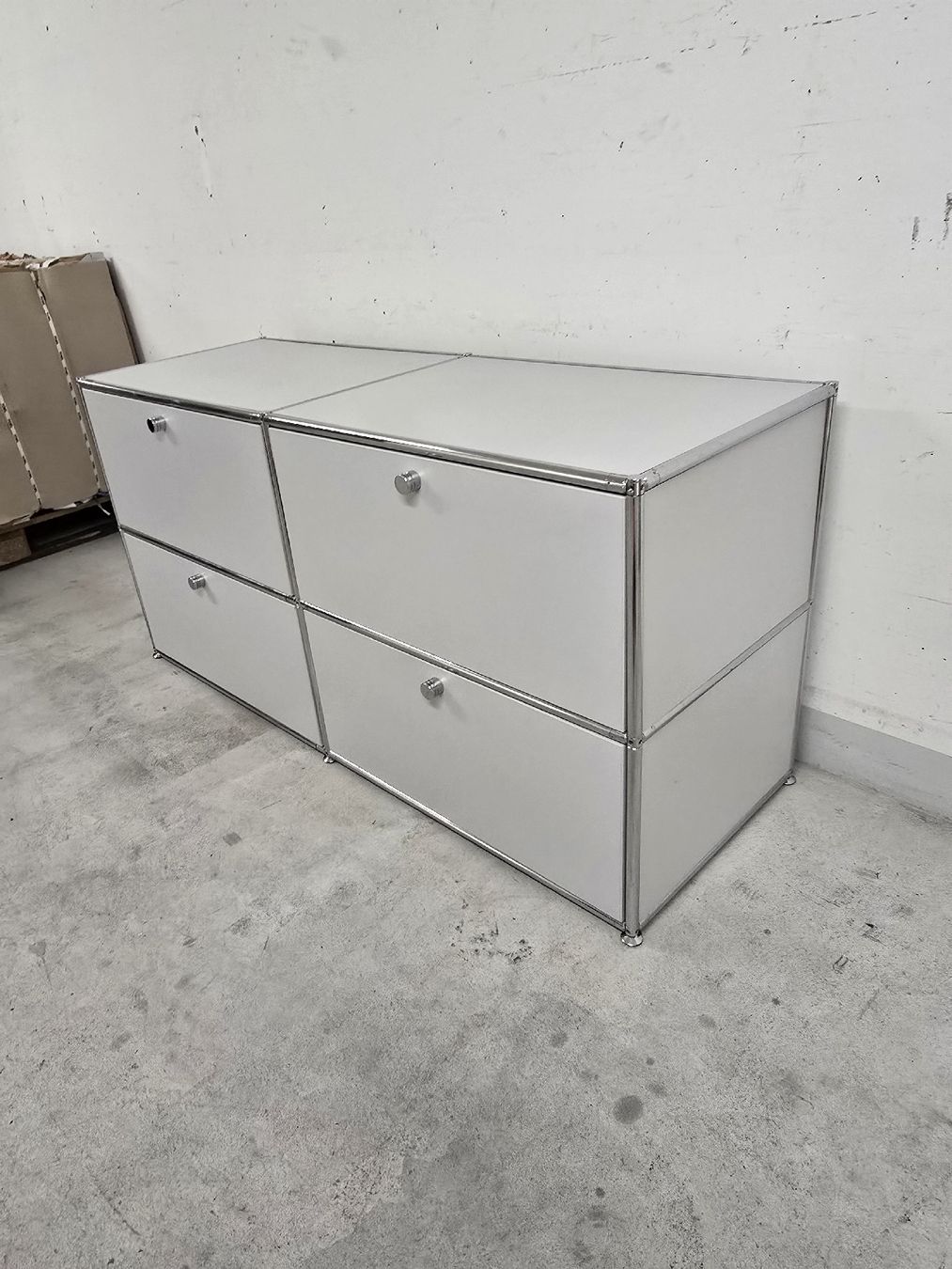 Armadi: Sideboard weiss Chrom Cosmoplan Designklassiker – Usato da Liebefeld venduto da Oberson98 1