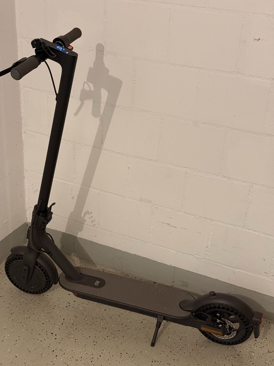 Xiaomi Kickboard: Mi Electric Scooter Essential E-Scooter 11/2021 – Usato da Brittnau venduto da ToastbrotT 1