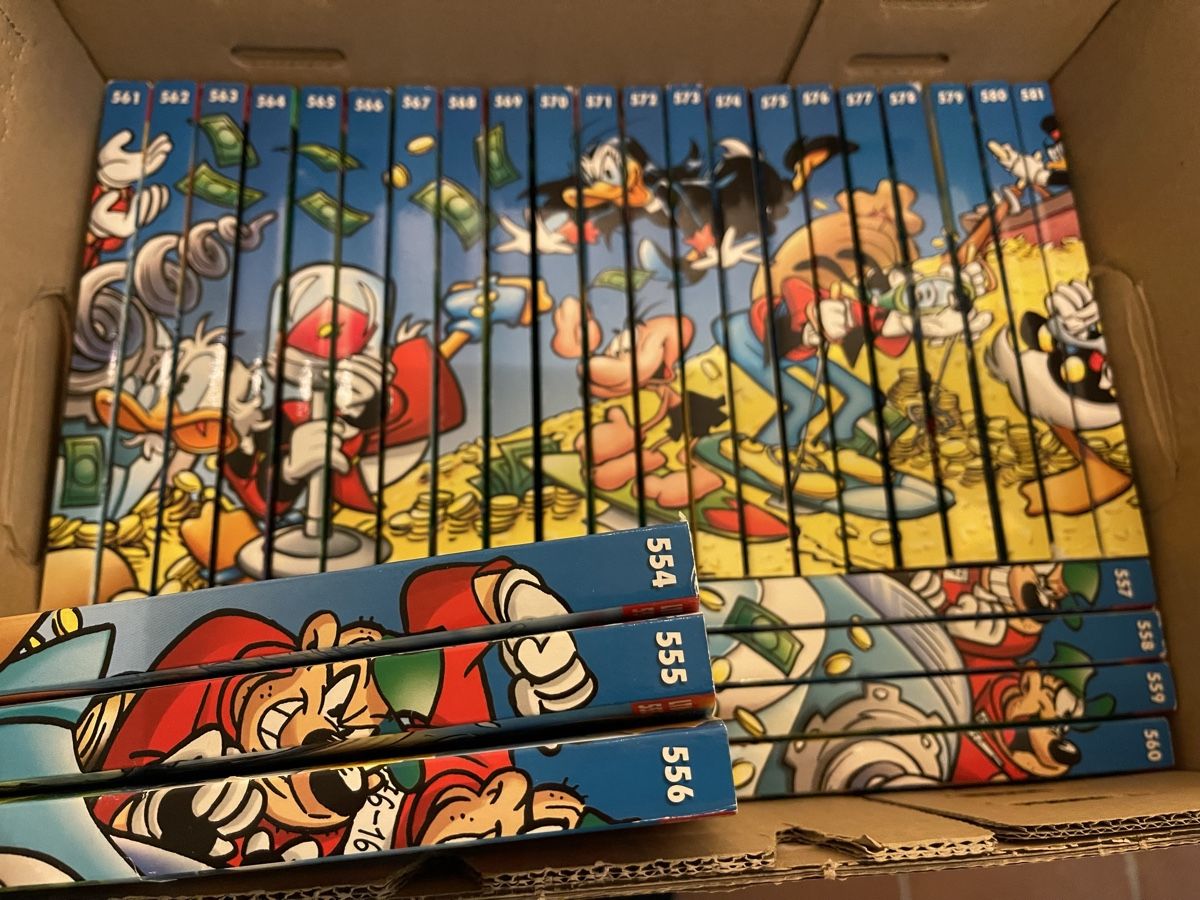 Fumetti: Lustiges Taschenbuch Sammlung 52 Bände – Nuovo (secondo la descrizione) da Bottmingen venduto da Rebuss 1