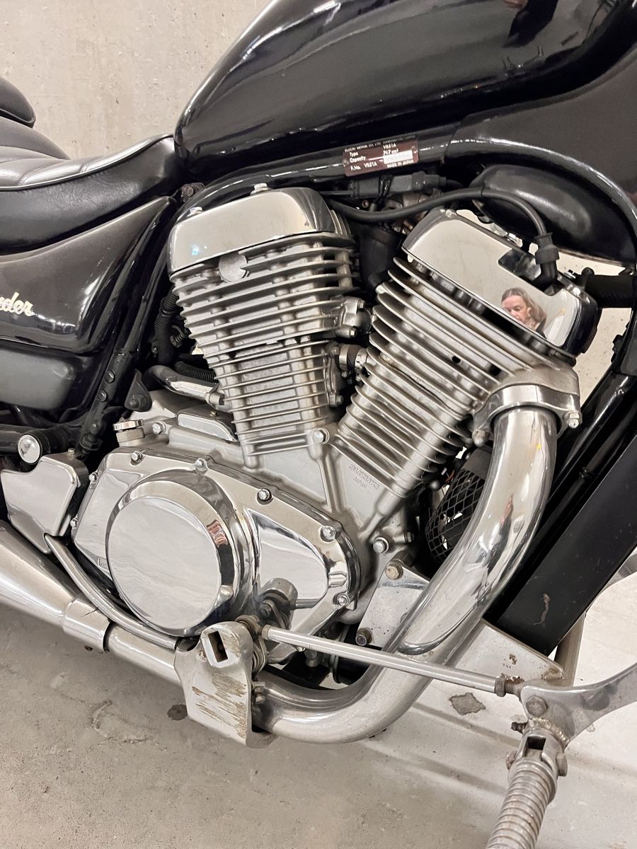 Suzuki Chopper: Suzuki VS750 Intruder – Usato da Küssnacht am Rigi venduto da lus_g9xw 8