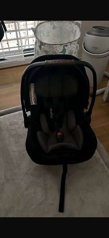 Seggiolini per auto: Nuna Babyschale zu verkaufen  – Usato da Aesch BL venduto da viv_zjs7 4