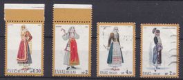 4 Timbres Grèce costumes 1974/75 oblitérés