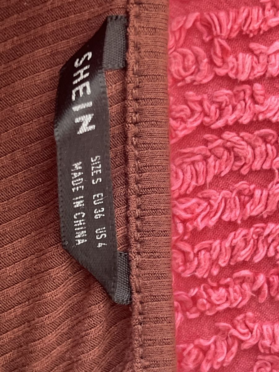 Shein Top: Haut Shein marron taille S nouveau – Nuovo (secondo la descrizione) da Le Grand-Saconnex venduto da sol_jqk7 2