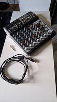 Behringer Xenyx QX1202 + Mikrofon und RØDE Mikrofonarm