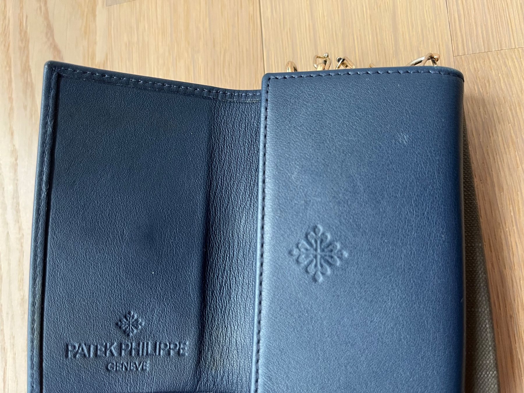Patek Philippe Altro in  Abbigliamento & Accessori: Patek Philippe étui à clés/Schlüsseletui – Nuovo e nell'imballaggio originale da Villars-sur-Glâne venduto da etoupe621 5