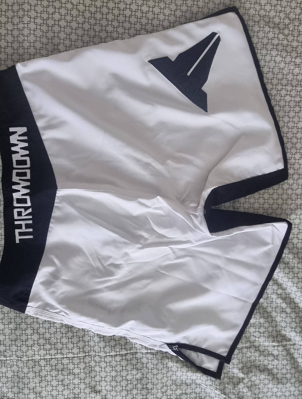 Pantaloni: THROWDOWN MMA Shorts – Nuovo (secondo la descrizione) da Dietikon venduto da CaymanoZH 1