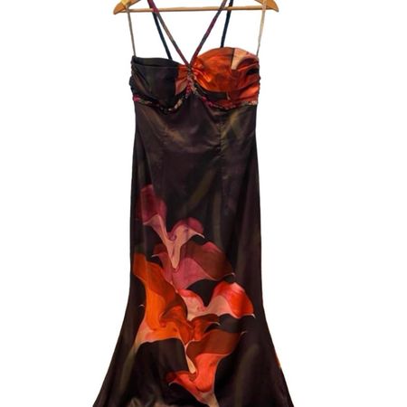 ELLA SINGH - Wunderschönes Abendkleid