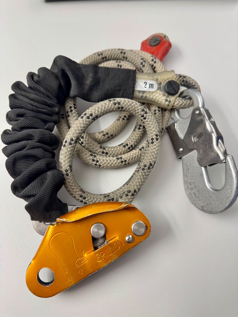 Petzl Kletterausrüstungen: Petzl GRILLON HOOK 2 m Occasion – Gebraucht aus Rothenthurm von WalterliTell