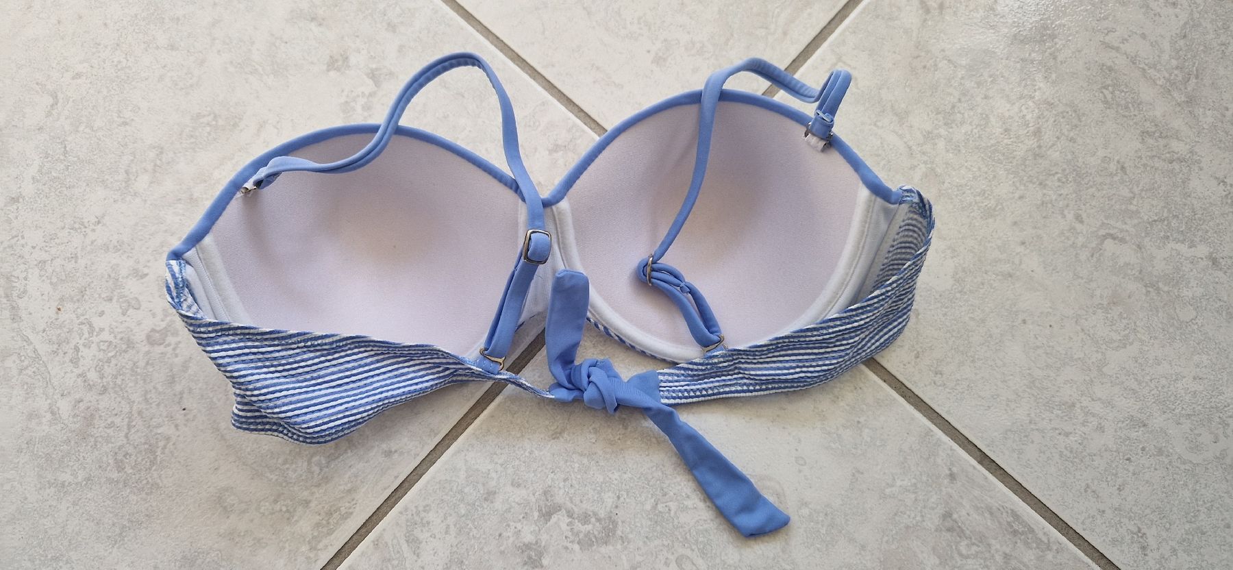 Costumi da bagno & Bikini: Bügel-Bikini in Grösse 44 – Usato da Wiesendangen venduto da Stregolina 4