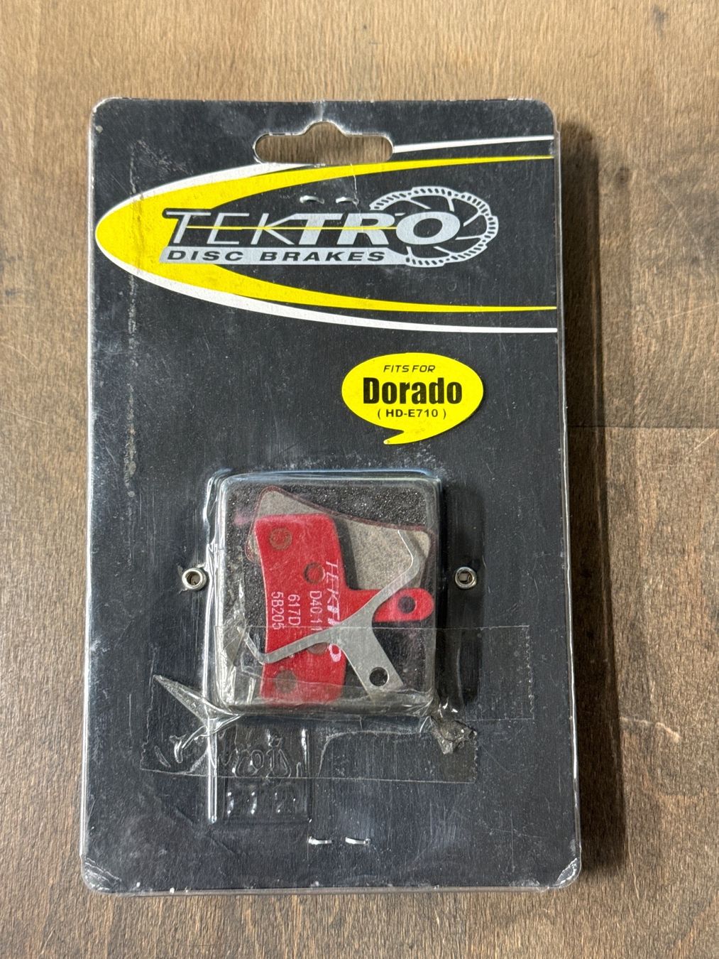Pezzi di ricambio: Tektro Disc Brake Pads for Dorado HD-E710 – Nuovo e nell'imballaggio originale da Basel venduto da BICICLETTISTA 1