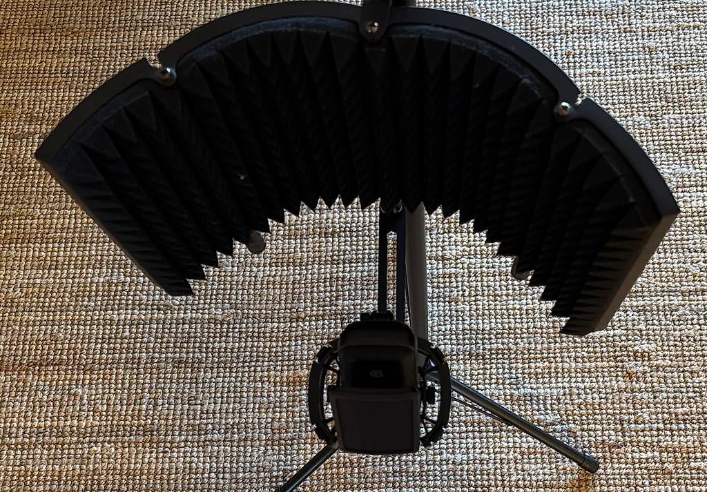 Elgato Microfoni: Elgato Wave 3 / Aokeo Pop-Filter & Stativ – Usato da Riehen venduto da kglan