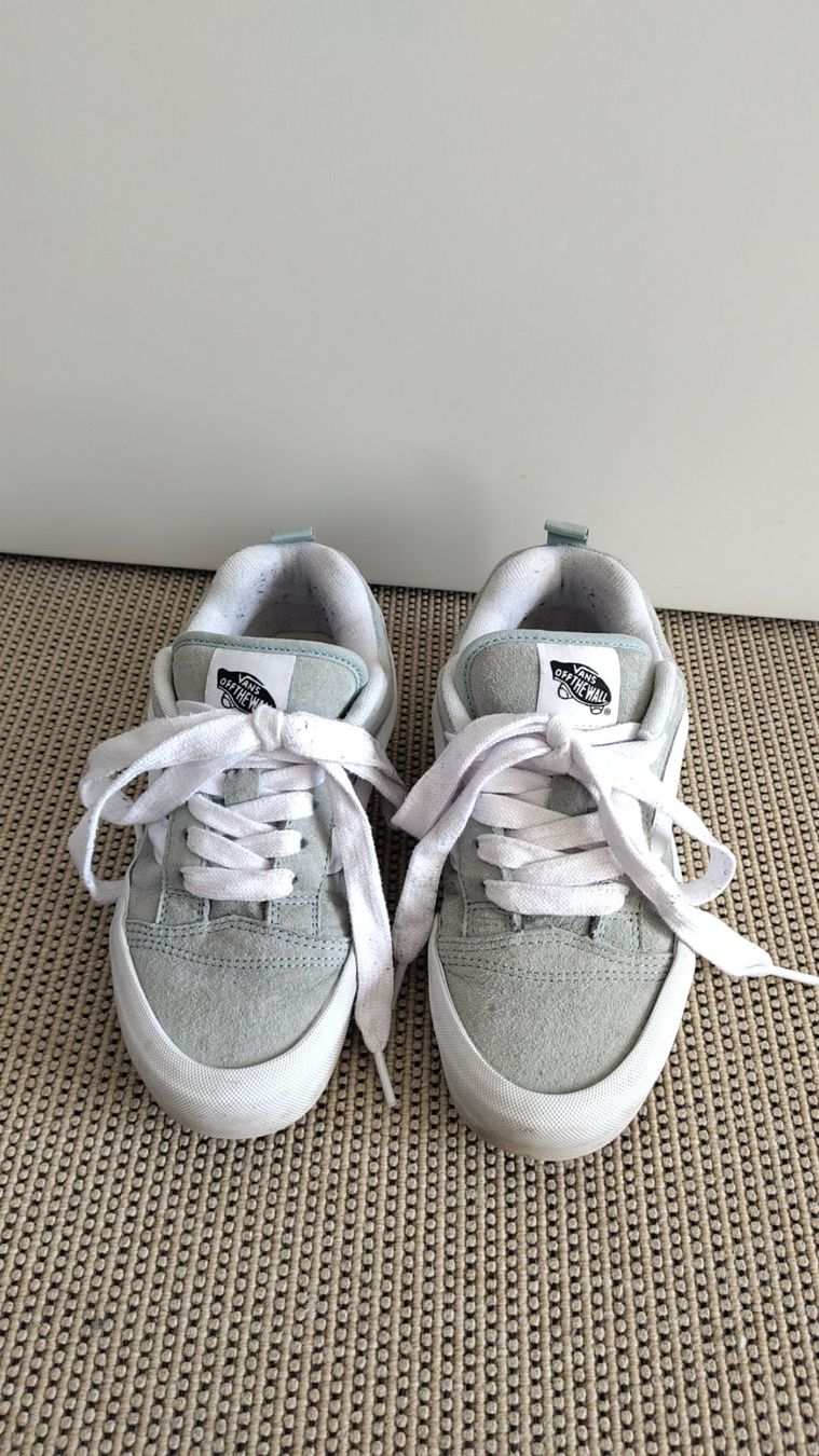 Vans Damenschuhe: Vans Knu Skool in grey mist – Gebraucht aus Fahrwangen von Grafiger 1