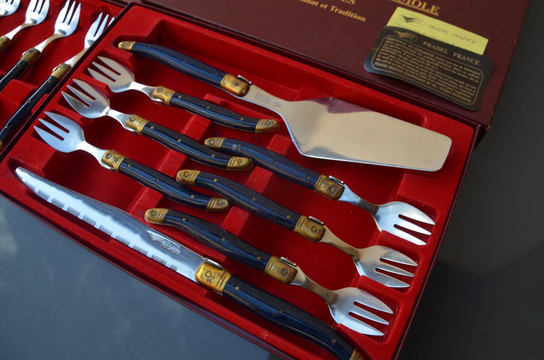 Laguiole Set di posate: Laguiole Pradel - Besteck / couverts -  service de table – Nuovo e nell'imballaggio originale da Collonges venduto da arashee 3
