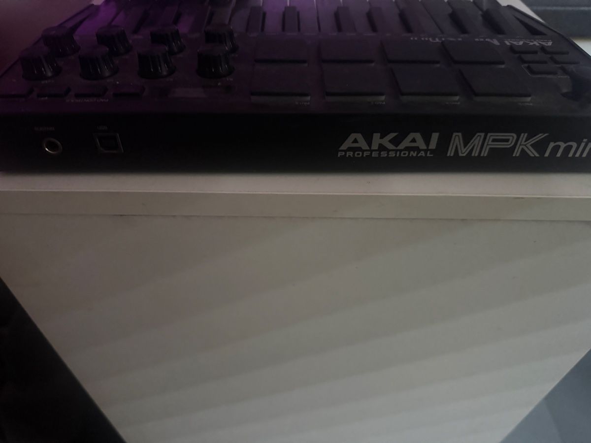 Akai Musikinstrumente: AKAI MPK mini Keyboard Controller mit USB Kabel gebraucht – Gebraucht aus Basel von le0003 1