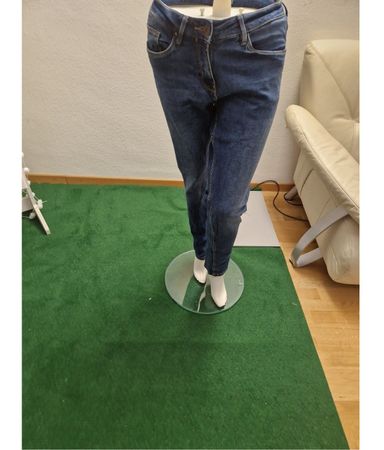 Jeans mit nieten Gr 40