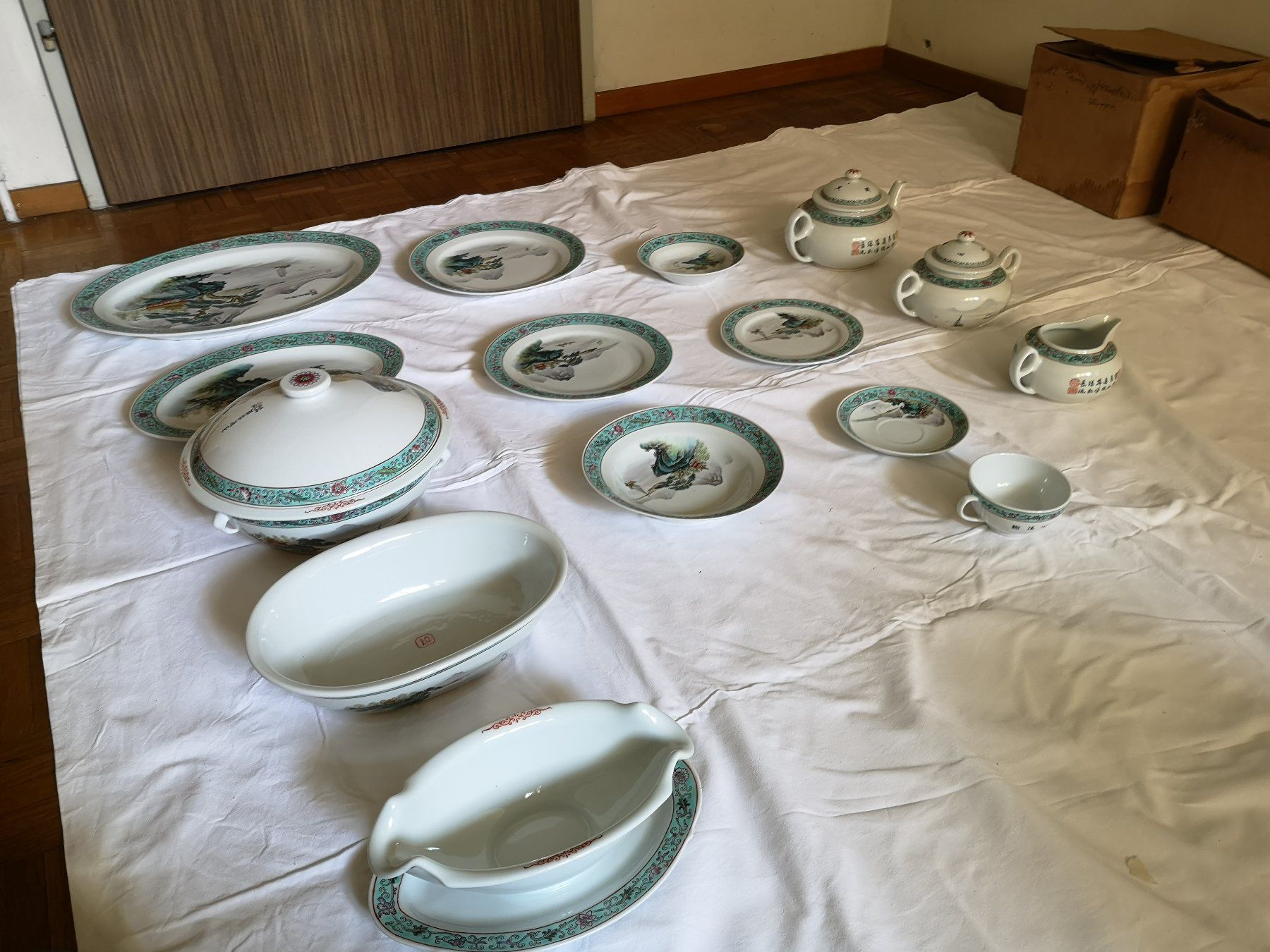 Set di piatti: Set piatti dipinti Cinesi (92 pezzi!) – Nuovo e nell'imballaggio originale da Losone venduto da NSX 3
