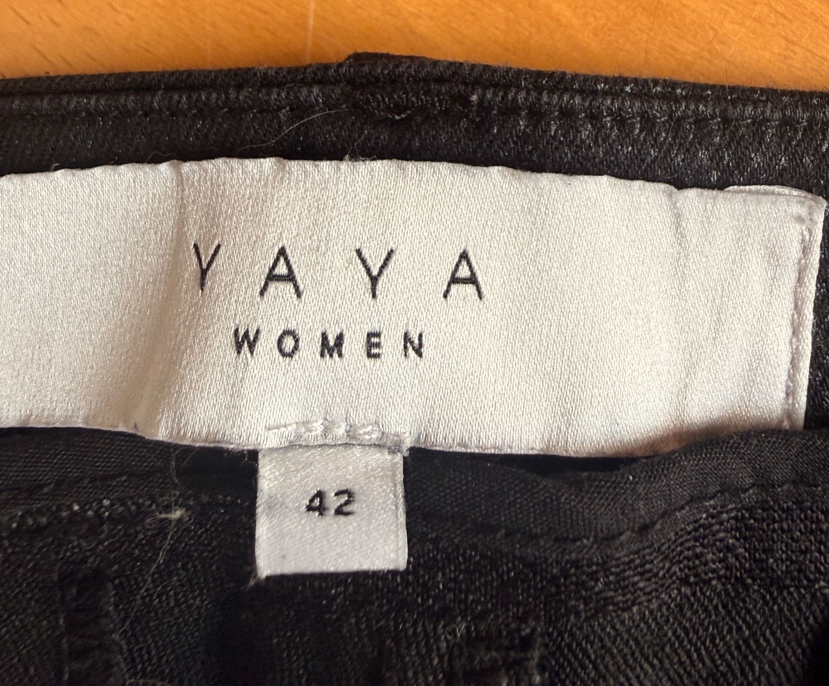 Pantaloni: Hose Yaya – Usato da Mastrils venduto da Laura8sevilla 4