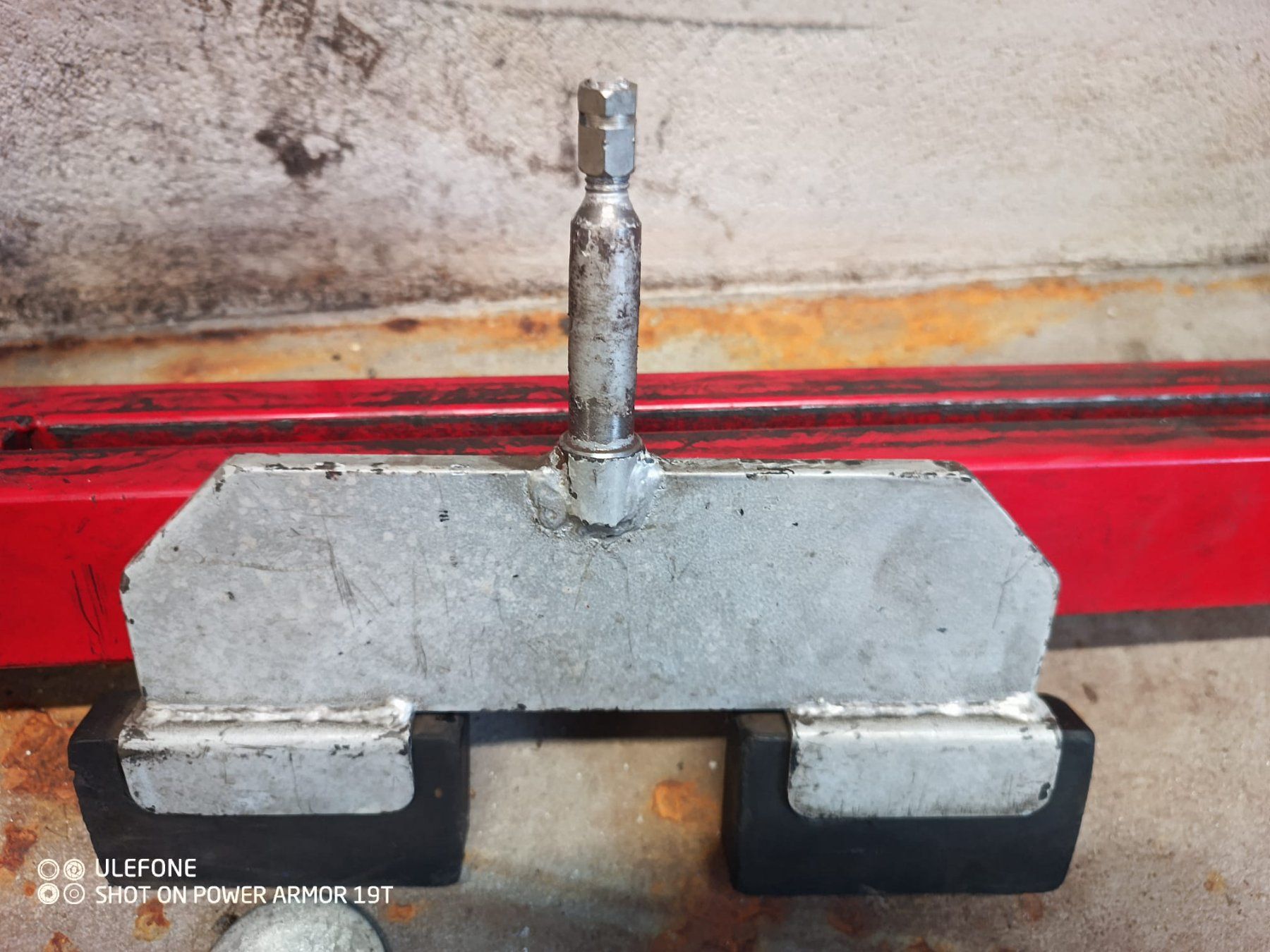 Tutti gli attrezzi: Motorstütze – Difettoso da Derendingen venduto da Emmen-Garage 2