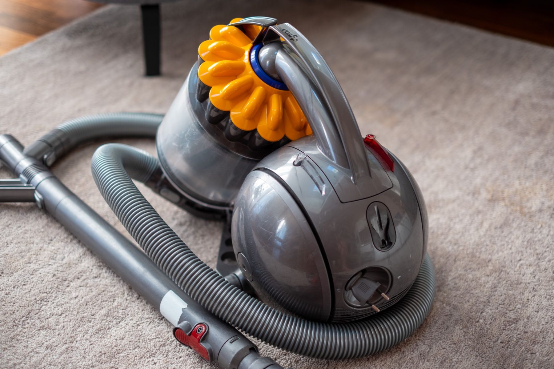 Dyson Aspirapolveri & Accessori: Staubsauger Dyson Ball Multi Floor grau – Usato da Basel venduto da Richardo_Basler 4