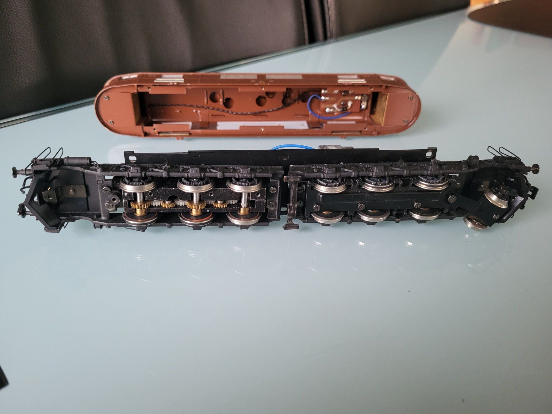 Metropolitan Modellini di ferrovie: H0  Metropolitan  BLS Ae 6/8  defekt – Difettoso da Oberburg venduto da sensetal 4