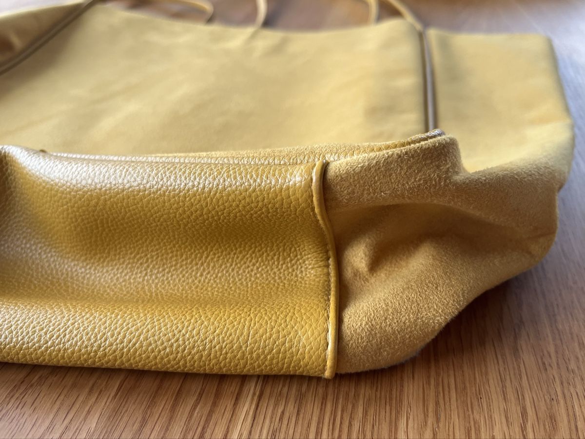 Taschen für Damen: Handtasche im Wildlederlook – Neu (gemäss Beschreibung) aus Zürich von me_t7e4 2